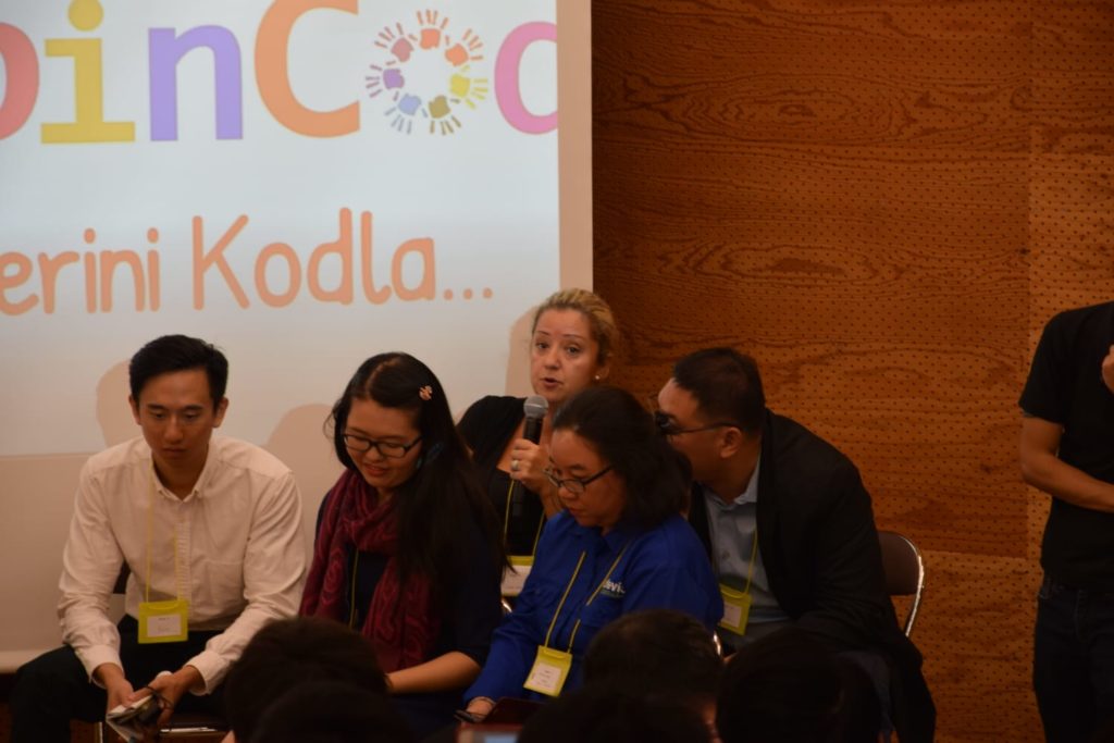 RobinCode's panel session with international participants