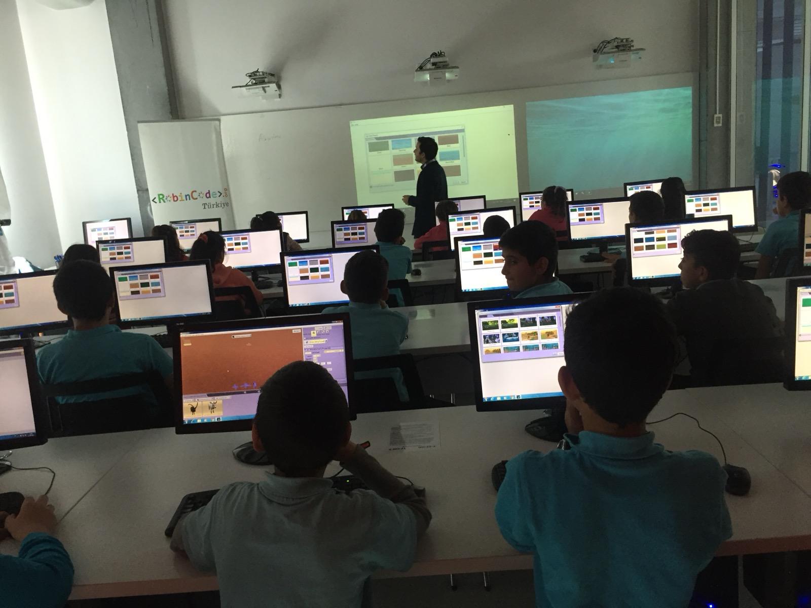 Başakşehir Living Lab Oracle Academy eğitimi